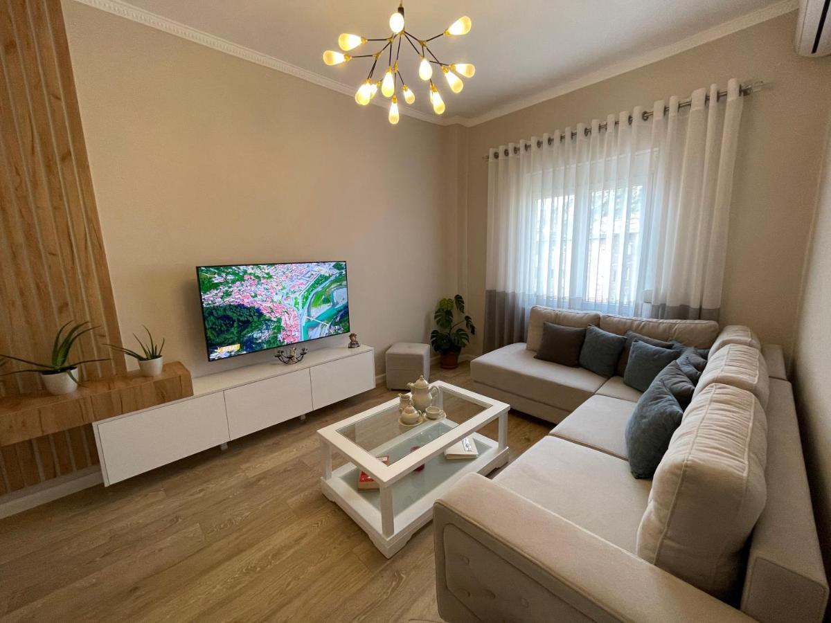 בראט Joni & Joy Center Apartment מראה חיצוני תמונה