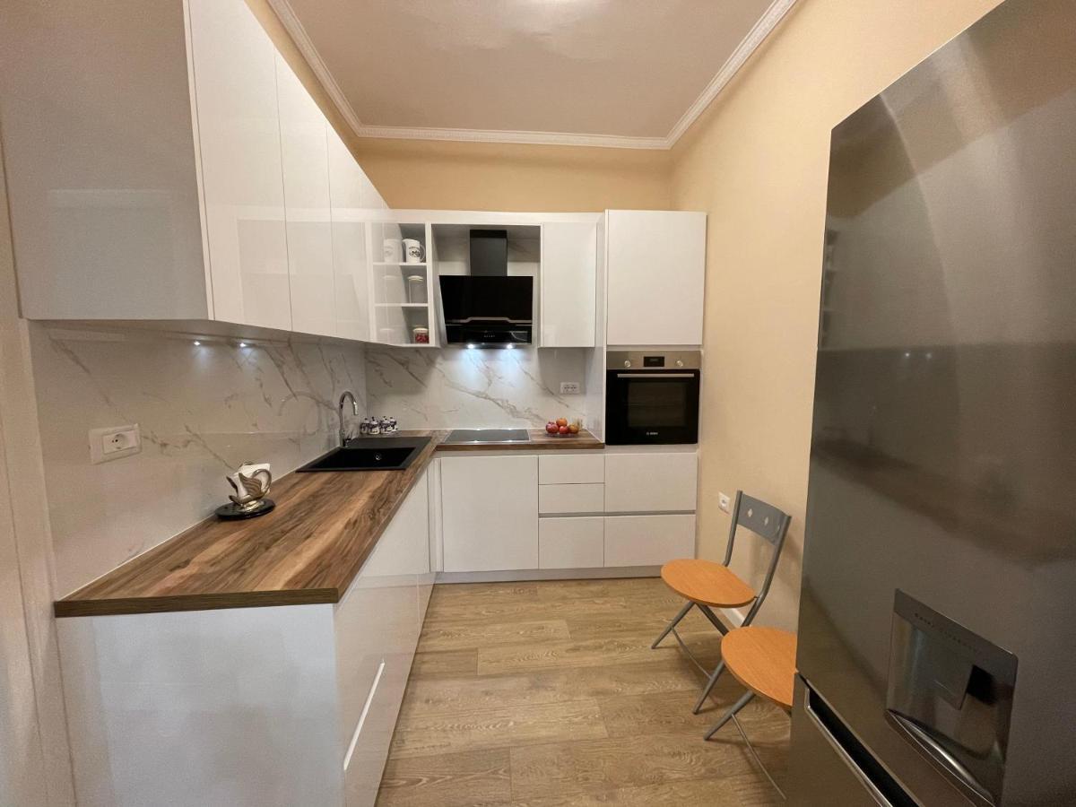 בראט Joni & Joy Center Apartment מראה חיצוני תמונה